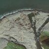 【海岸の流木】北海道斜里郡斜里町　糠真布川河口に積もるだけ積もった10ｍ級流木